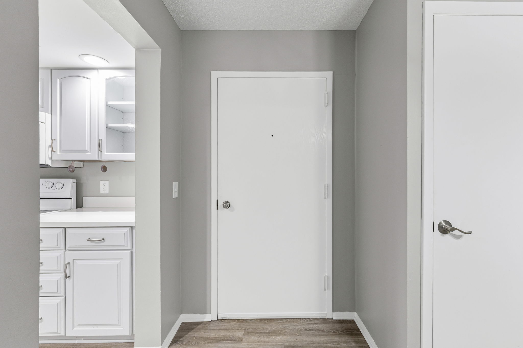 1-web-or-mls-Apt 204__00