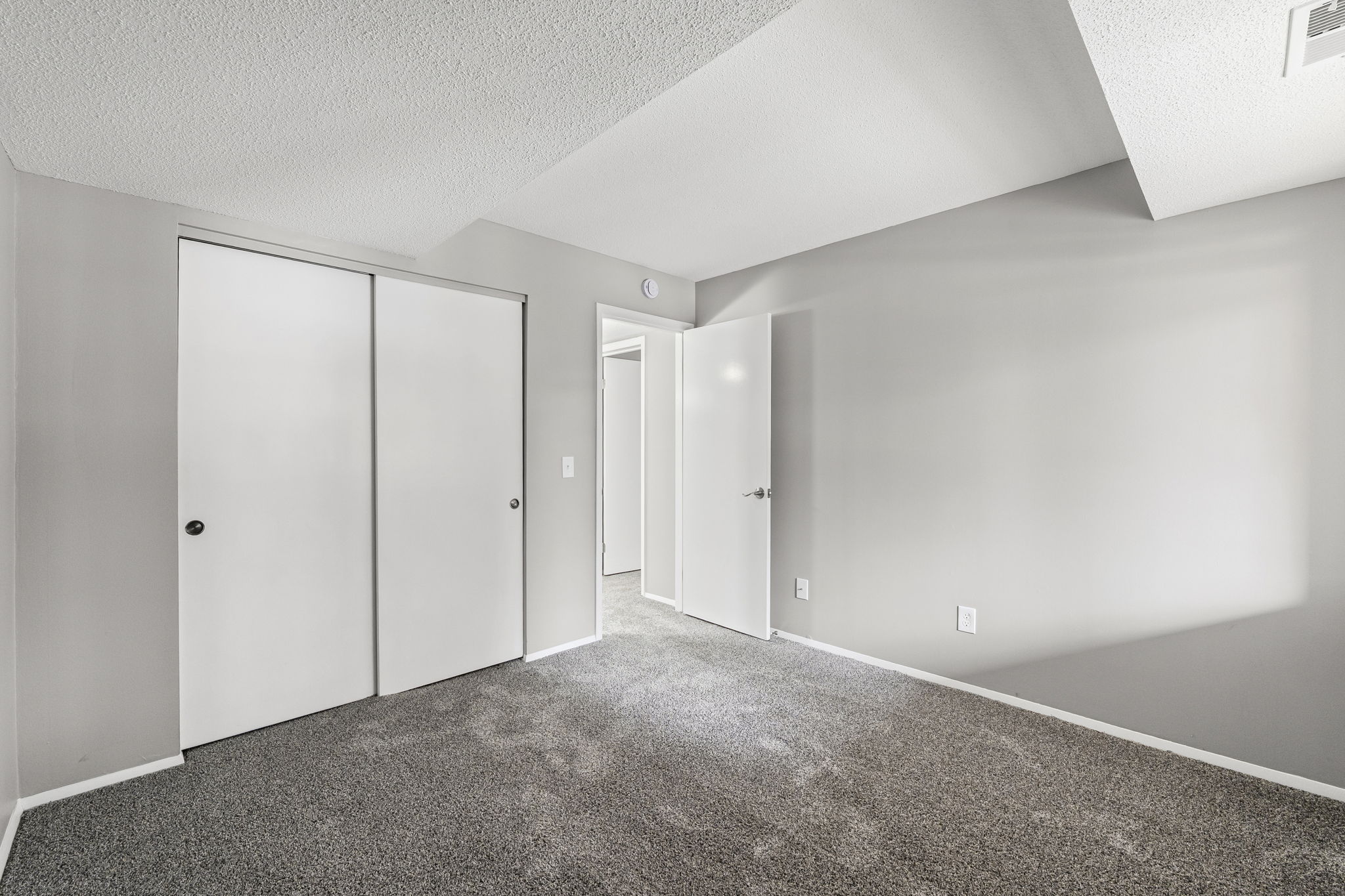 12-web-or-mls-Apt 204__11