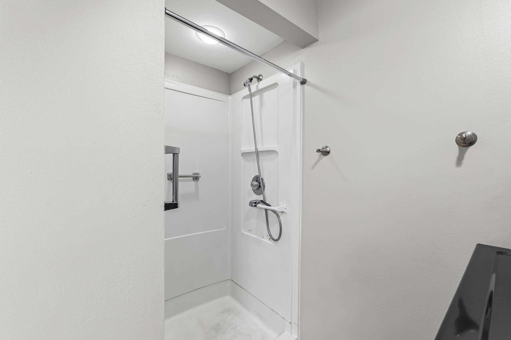 14-web-or-mls-Apt 204__13