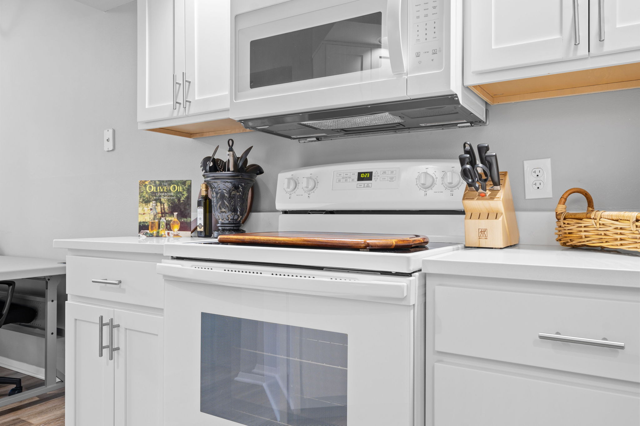 16-web-or-mls-Apt 210__15