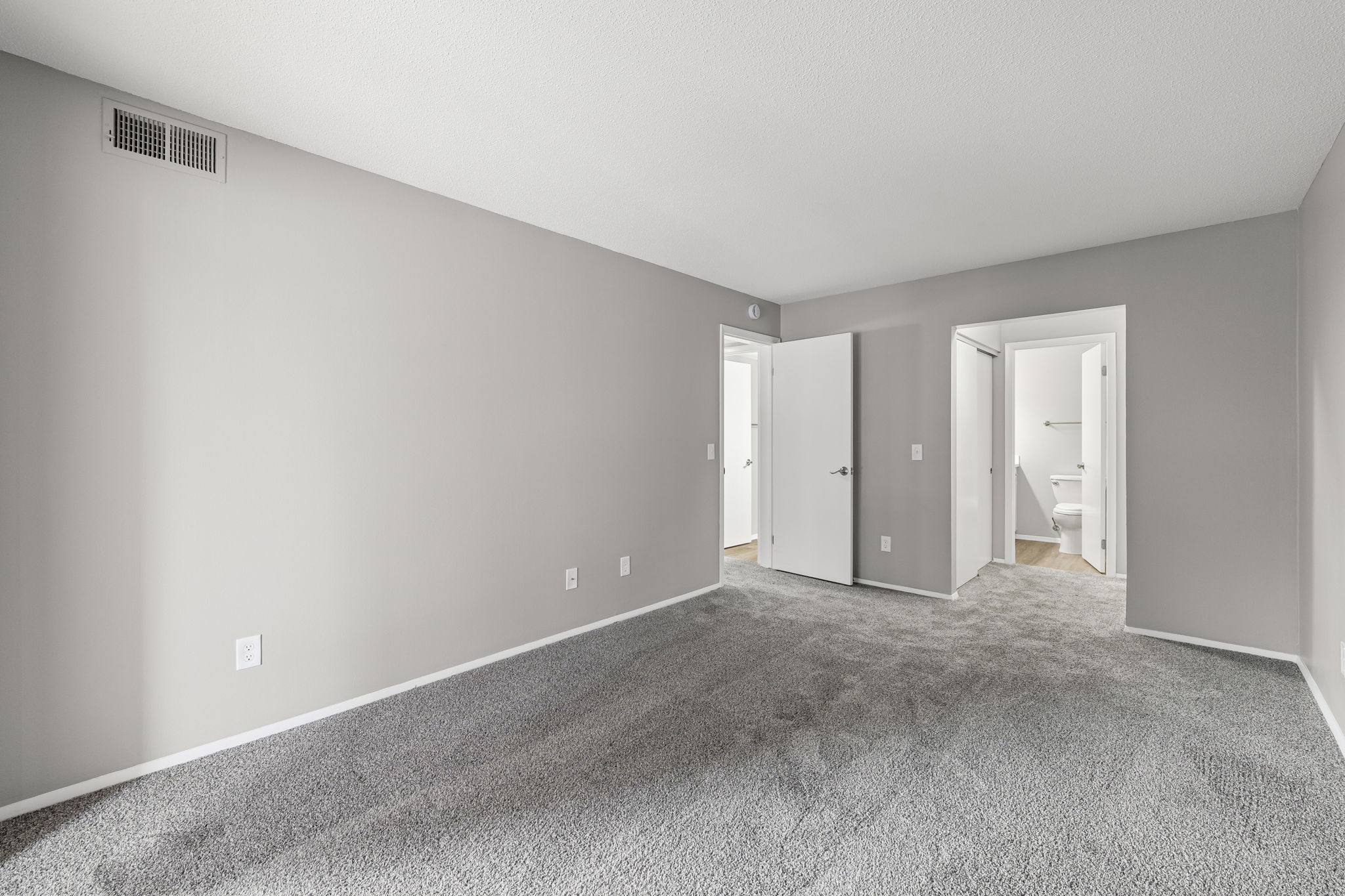 17-web-or-mls-Apt 204__16