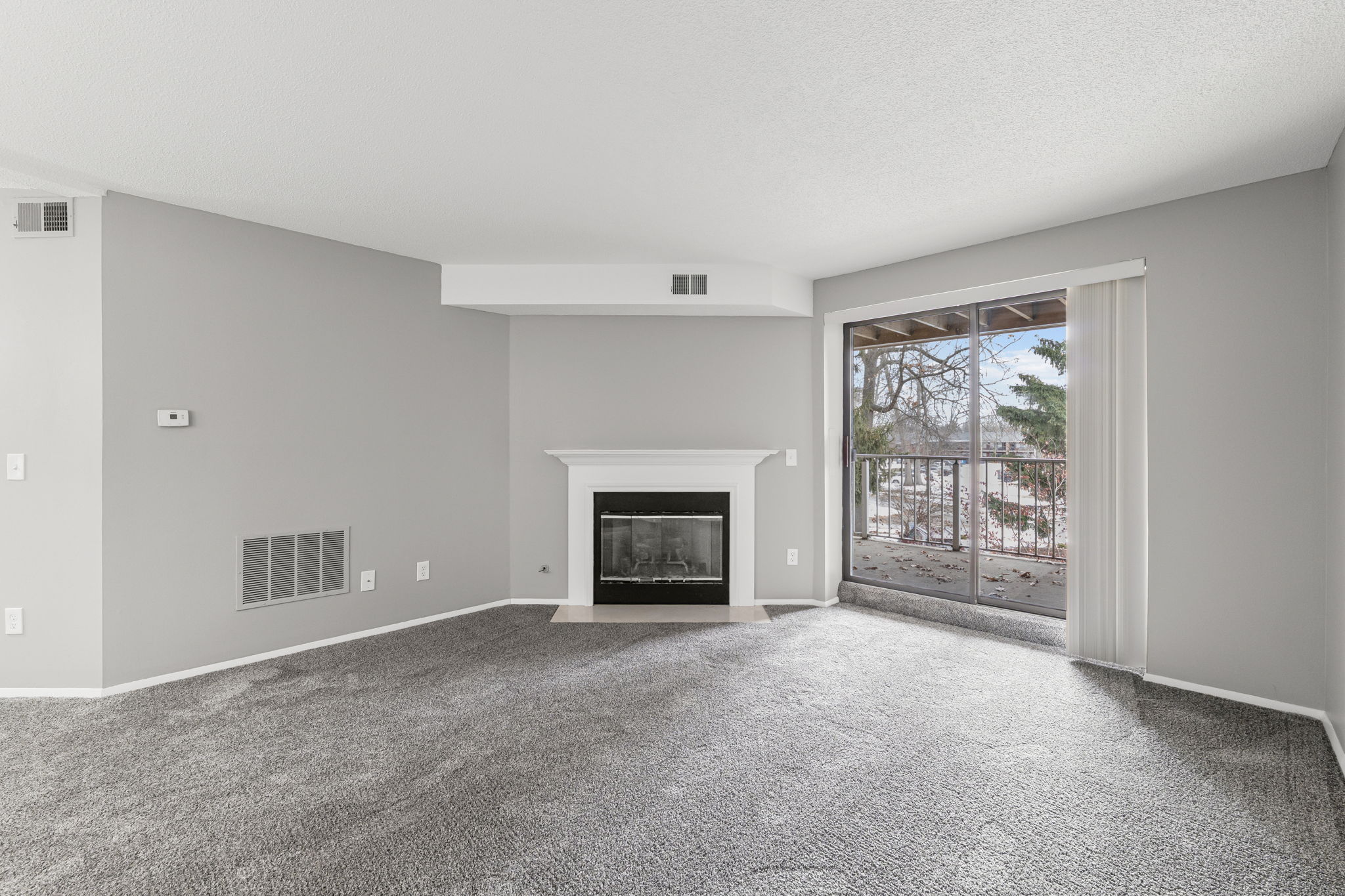 7-web-or-mls-Apt 204__06